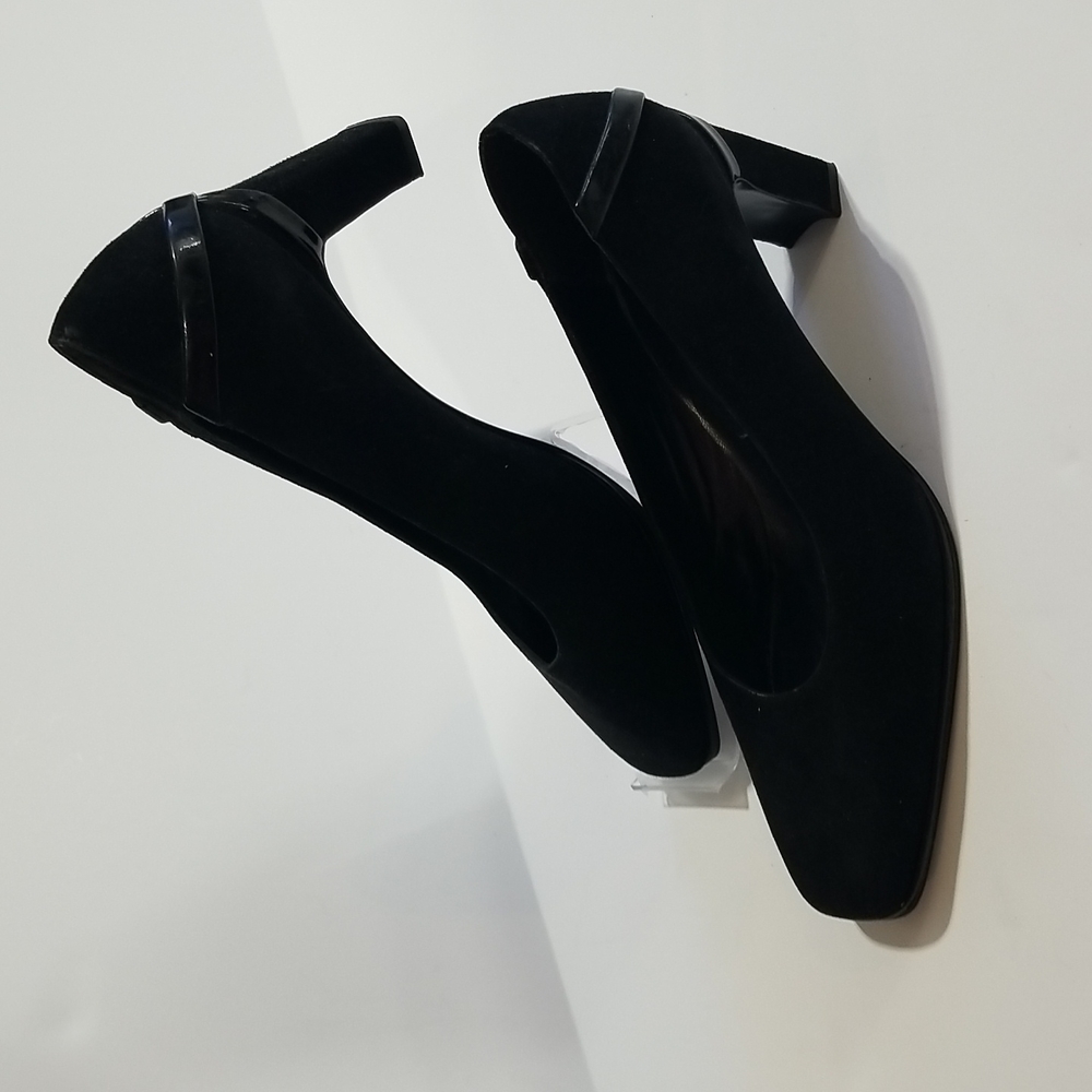 STUART WEITZMAN Made in Spain Black Suede Leather Heel w/ Patent Leather Trim